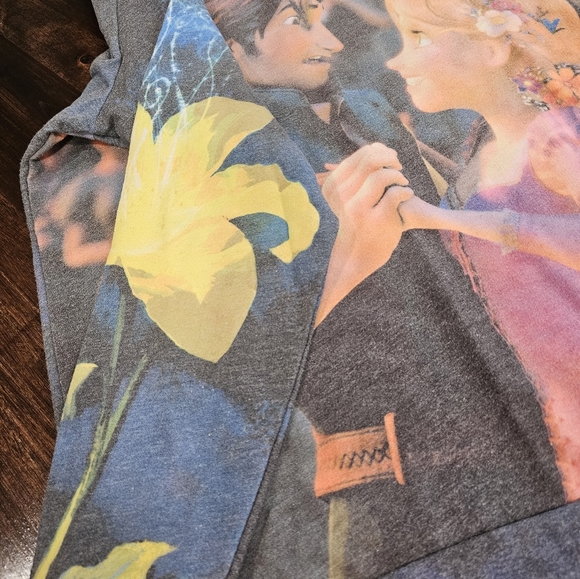 Disney Tangled Crewneck - Picture 4 of 5